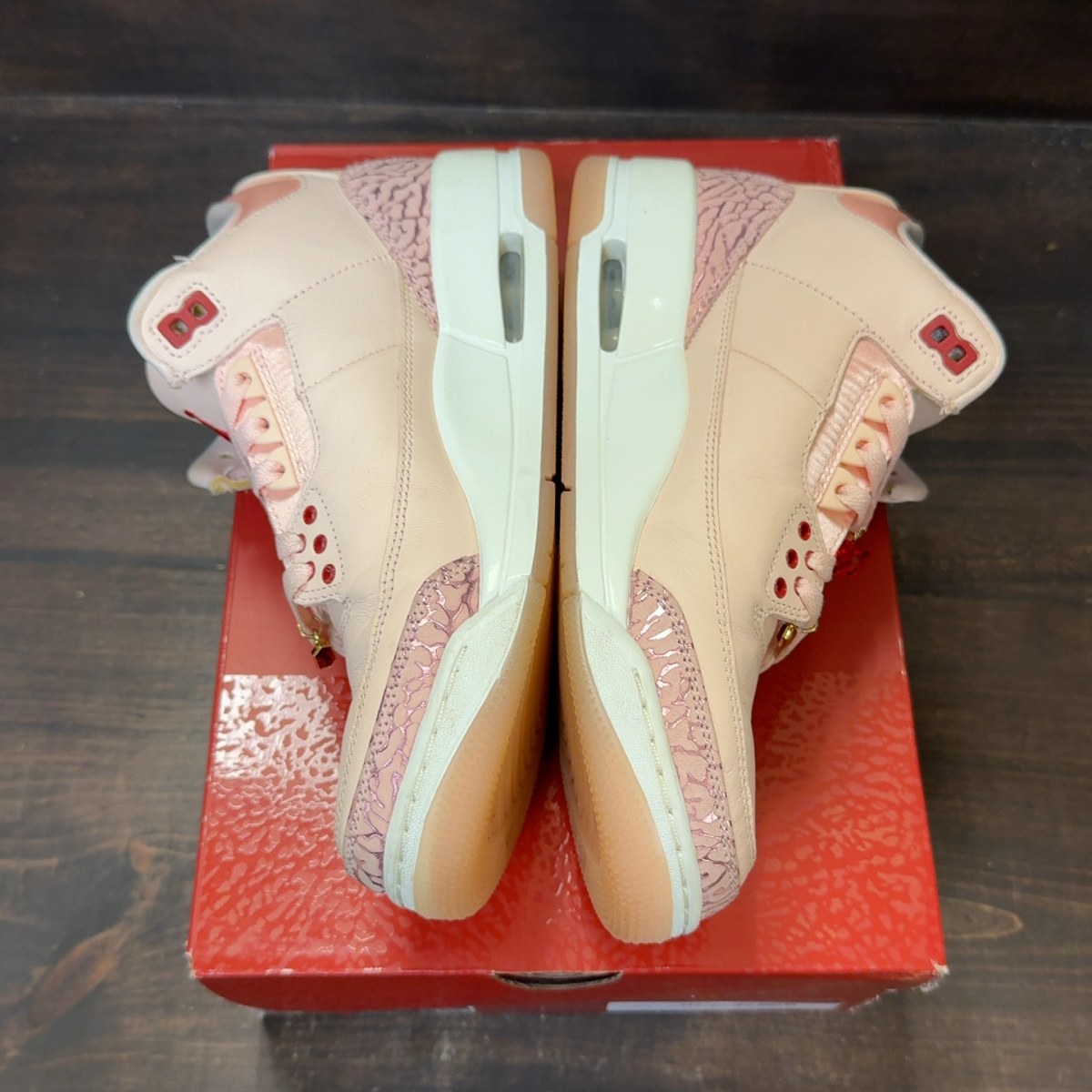 Jordan 3 Retro Valentine's Day Treat Yourself (2025) (Women's) - Image 4