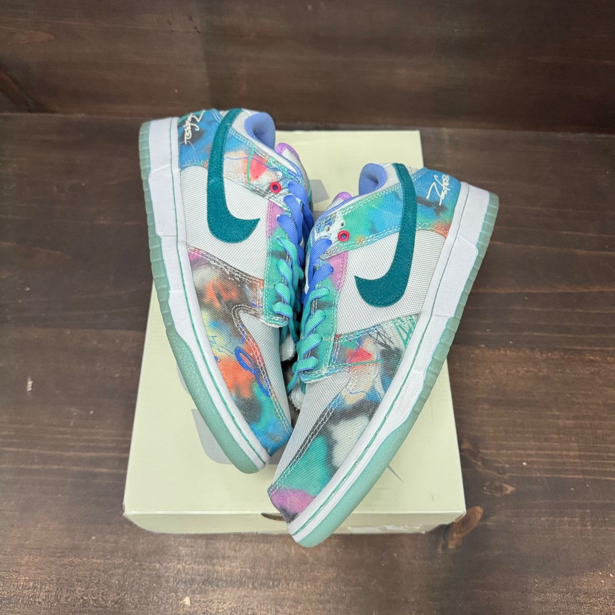 Nike SB Dunk Low Futura Laboratories Bleached Aqua - Image 2
