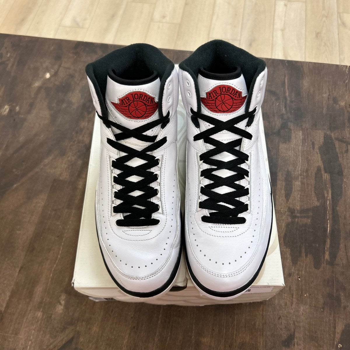 Jordan 2 Retro OG Chicago (2022) - Image 2