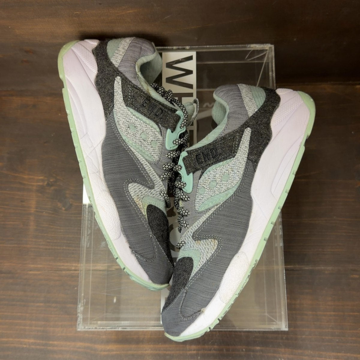 Saucony Grid 9000 END White Noise Size 9.5 (Pre-Owned) - back