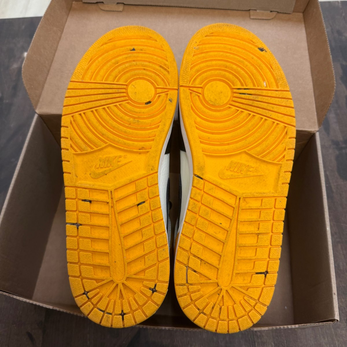 Jordan 1 Retro High OG Taxi Size 12 (Pre-Owned) - Image 3