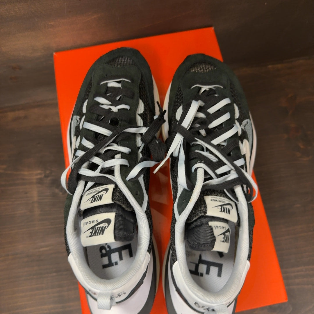 Nike Vaporwaffle sacai Black White - Image 5