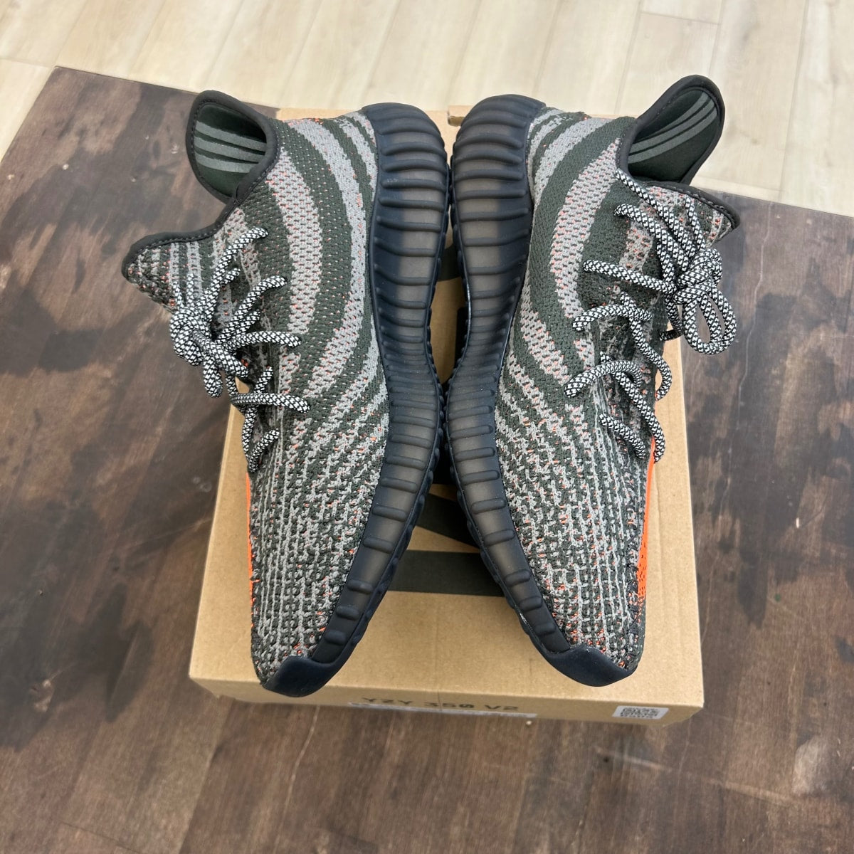 adidas Yeezy Boost 350 V2 Carbon Beluga - Image 3