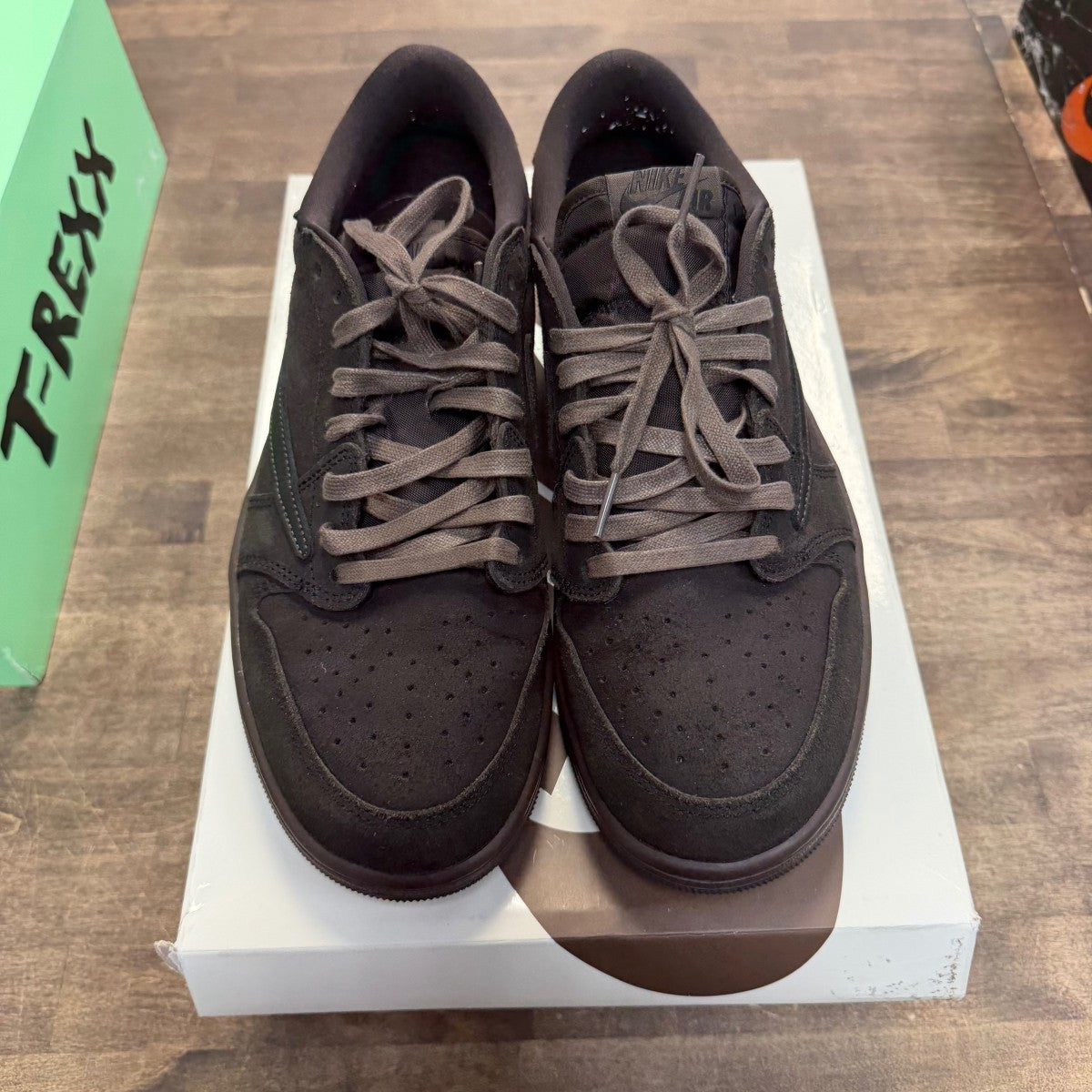 Jordan 1 Retro Low OG SP Travis Scott Velvet Brown - Image 2