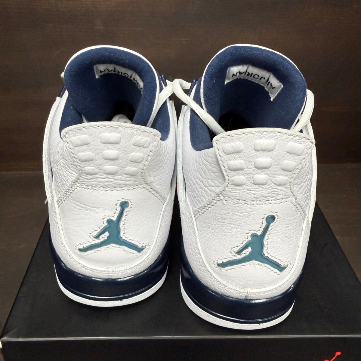 Jordan 4 Retro Columbia (2015) Size 9.5 (Pre-Owned)