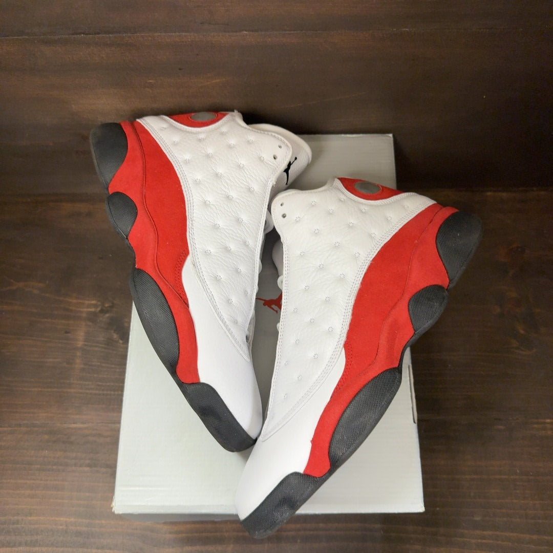 Jordan 13 Retro OG Chicago (2017) Size 11 (Pre-Owned)