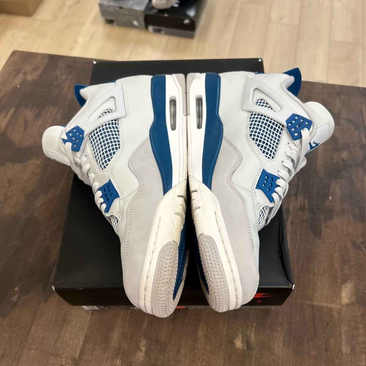 Jordan 4 Retro Military Blue (2024) Size 13 (Pre-Owned) - Image 3