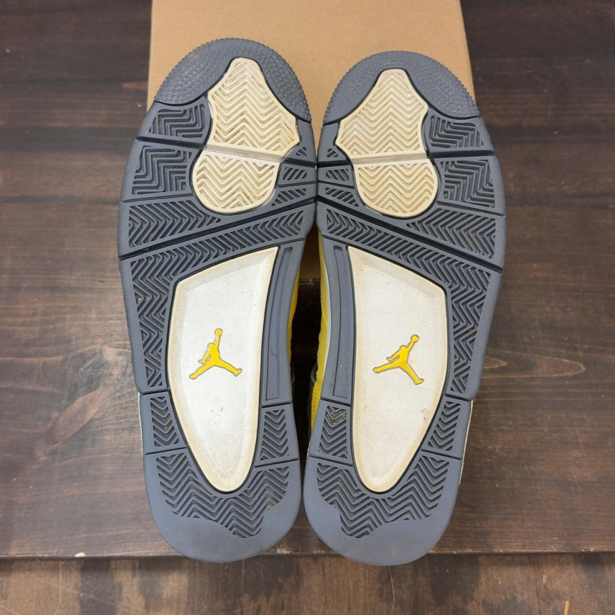 Jordan 4 Retro Lightning (2021) Size 10 (Pre-Owned) - Image 8