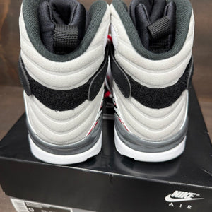 Jordan 8 Retro White True Red (2025) Size 9 (Pre-Owned)