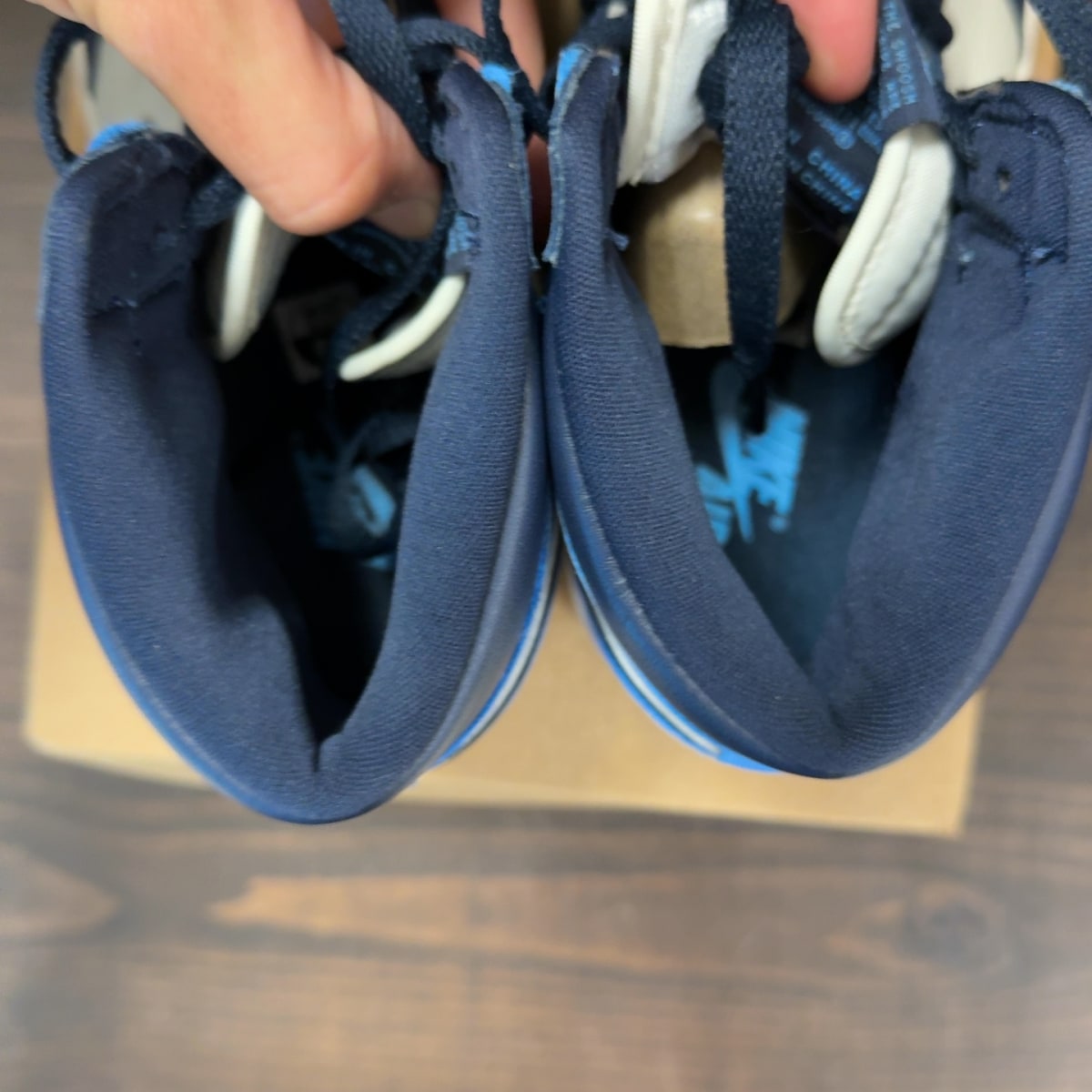 Jordan 1 Retro High Obsidian Size 9.5 (Pre-Owned) - Image 6