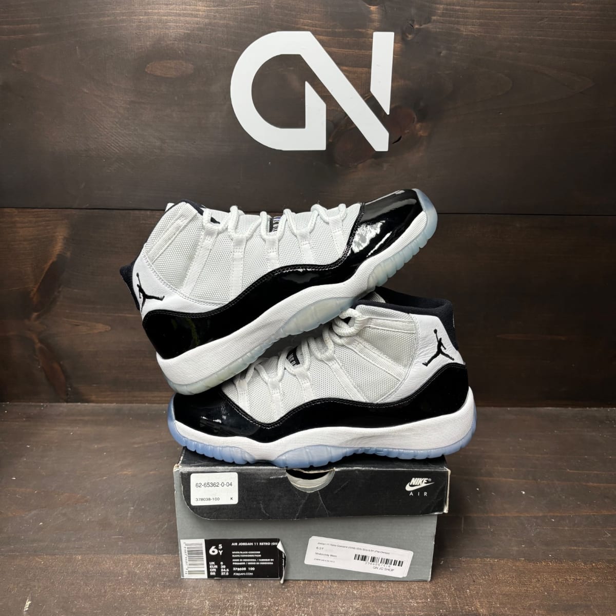 Jordan 11 Retro Concord (2018) (GS) Size 6.5Y (Pre-Owned) - front