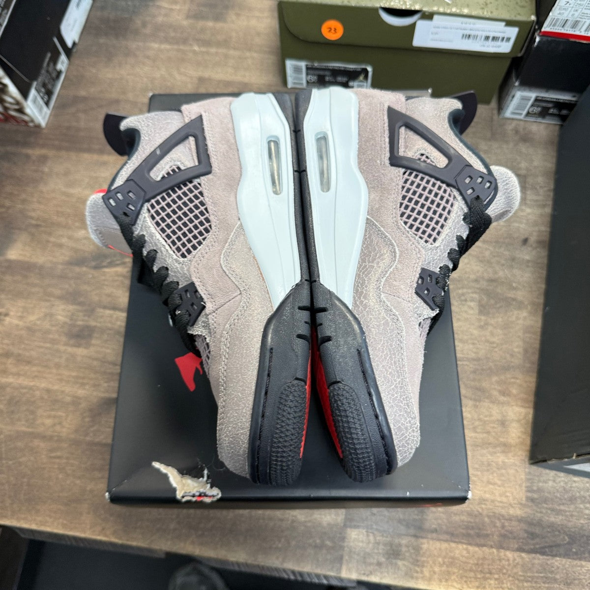 Jordan 4 Retro Taupe Haze (GS) Size 6.5Y (Pre-Owned) - Image 3