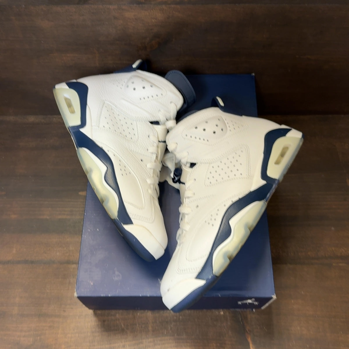 Jordan 6 Retro Midnight Navy (2022) Size 9 (Pre-Owned)
