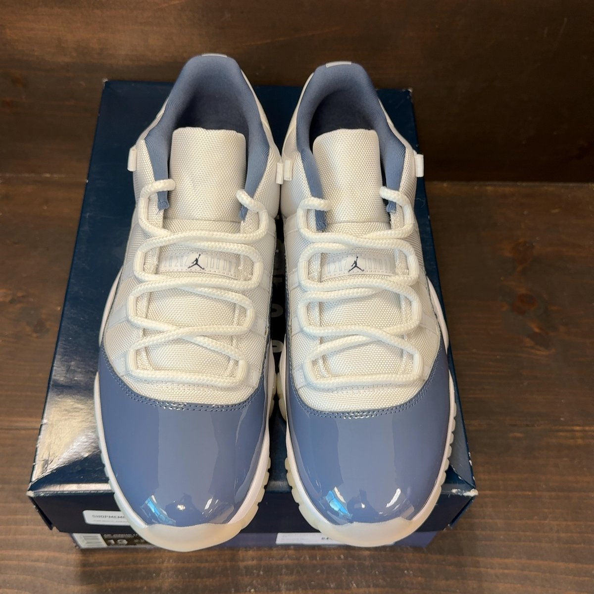 Jordan 11 Retro Low Diffused Blue Size 13 (Pre-Owned) - tag