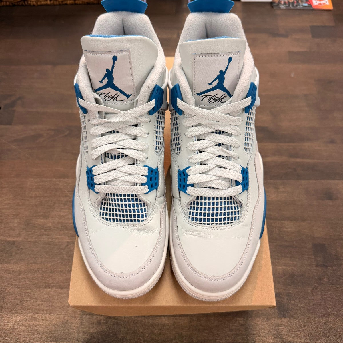 Jordan 4 Retro Military Blue (2024) Size 10.5 (Pre-Owned) - Image 2