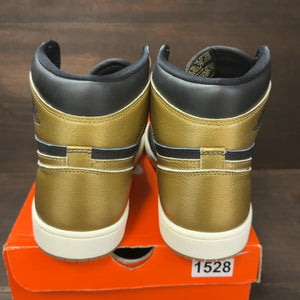 Jordan 1 Retro High OG Black Metallic Gold Size 11 - aux