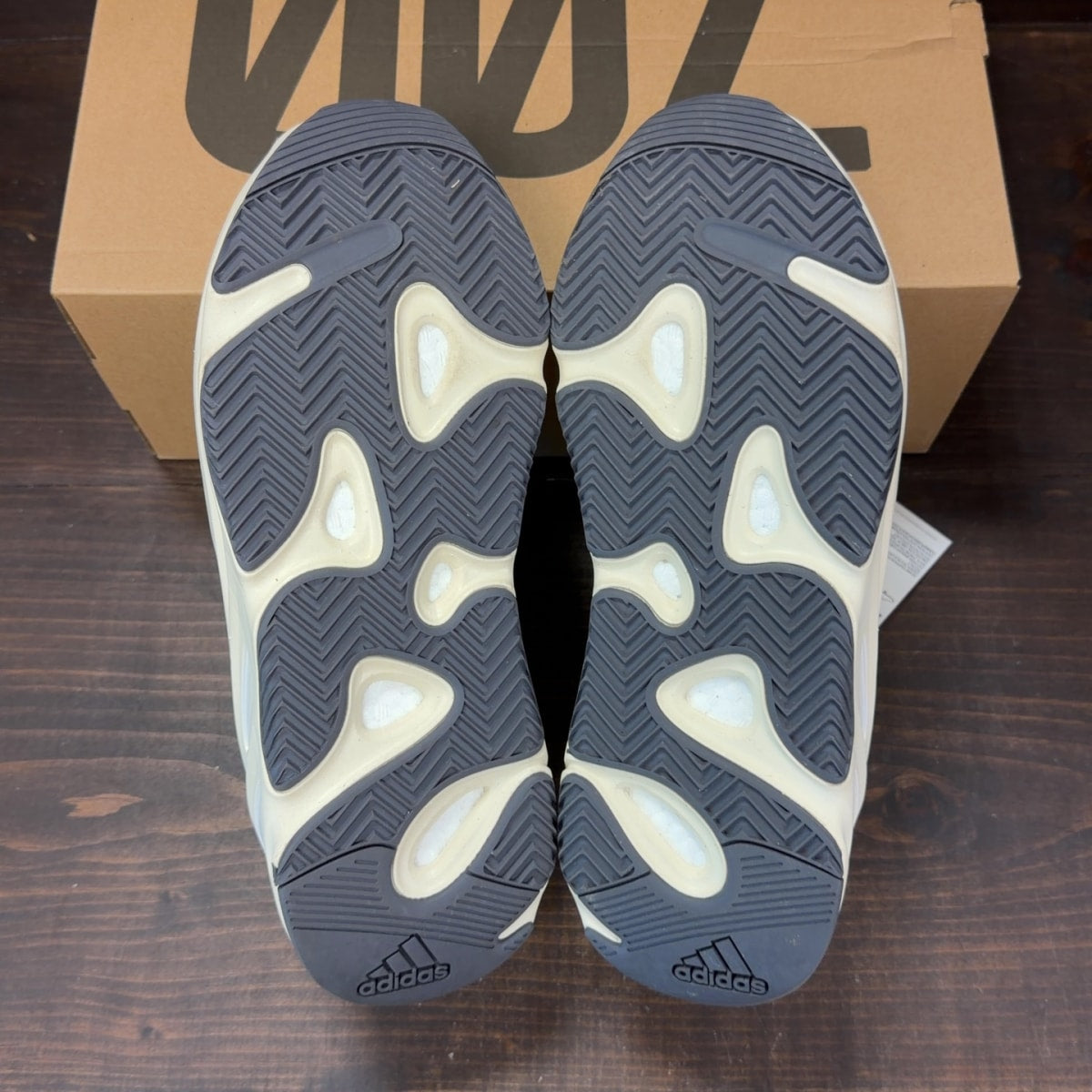adidas Yeezy Boost 700 Analog - Image 6