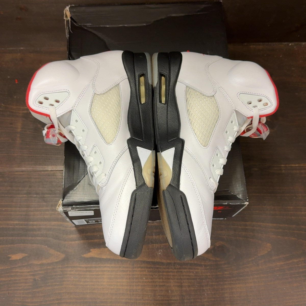 Jordan 5 Retro Fire Red Silver Tongue (2020) - Image 4