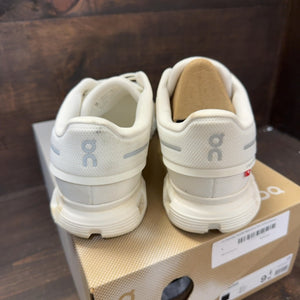 On Running Cloud 6 All White Size 9 (Pre-Owned) - Image 4