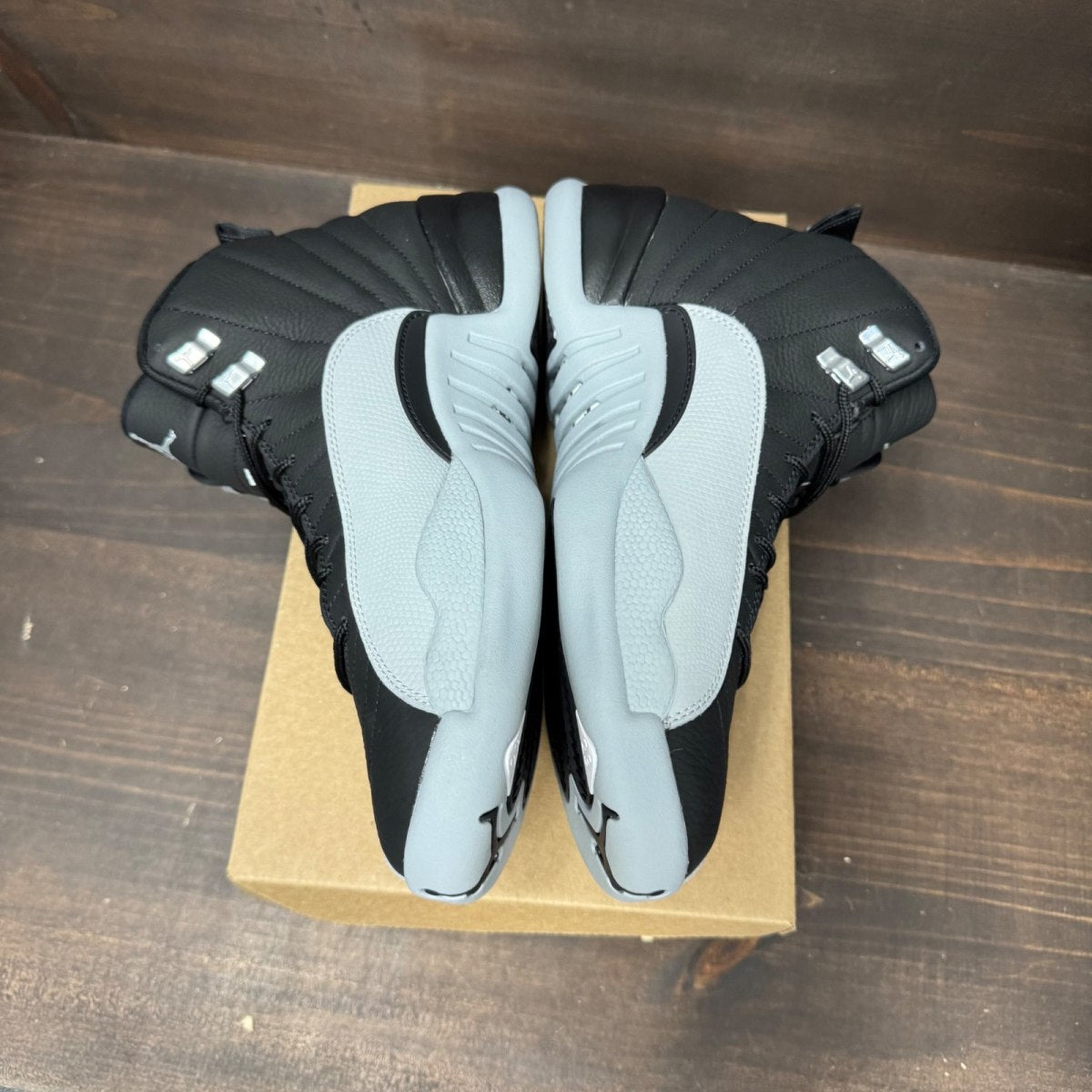 Jordan 12 Retro Barons Size 11 - Image 4
