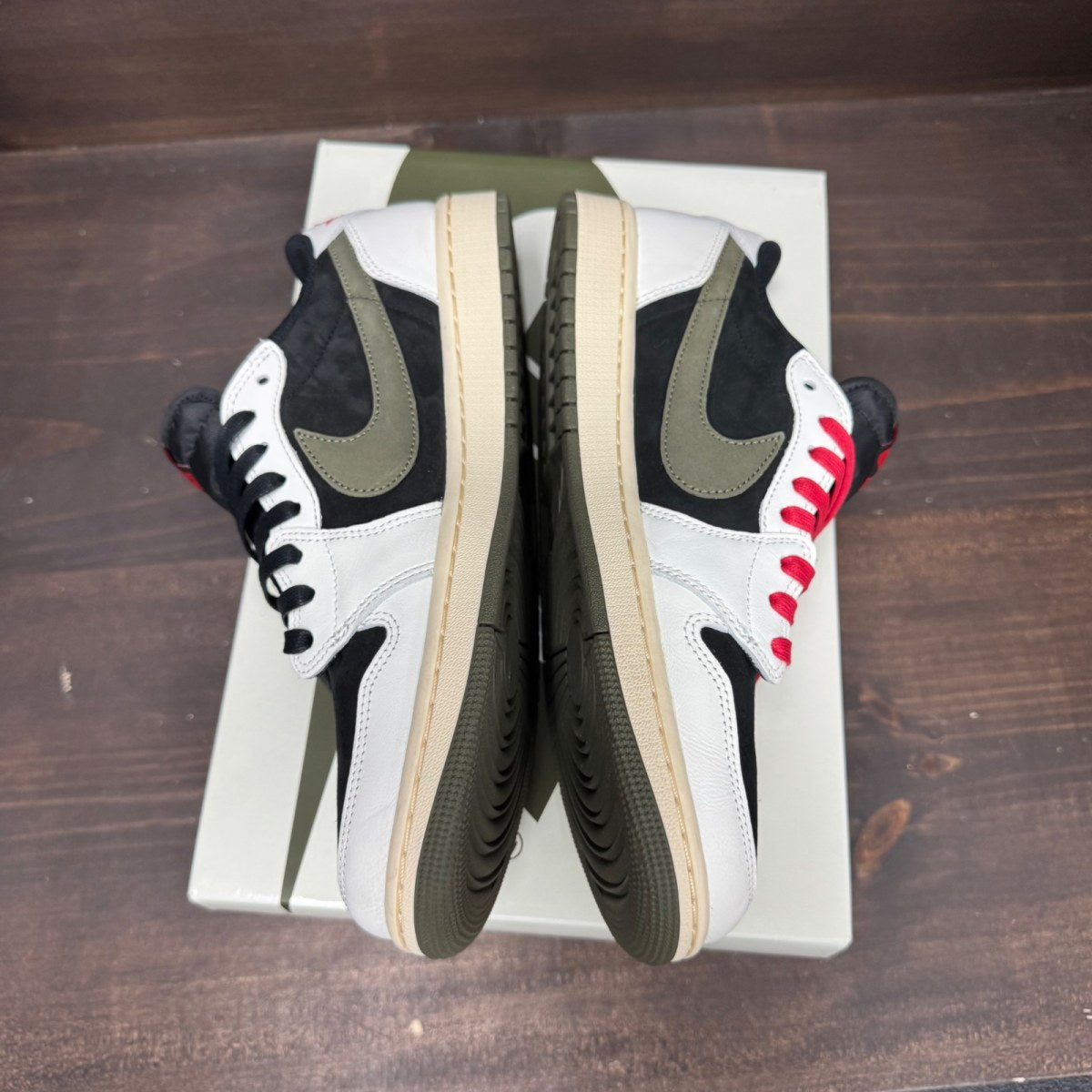 Jordan 1 Retro Low OG SP Travis Scott Olive (Women's) - Image 4