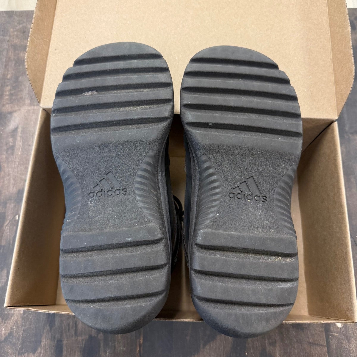 adidas Yeezy Desert Boot Oil Size 9.5 (Pre-Owned) - Image 5