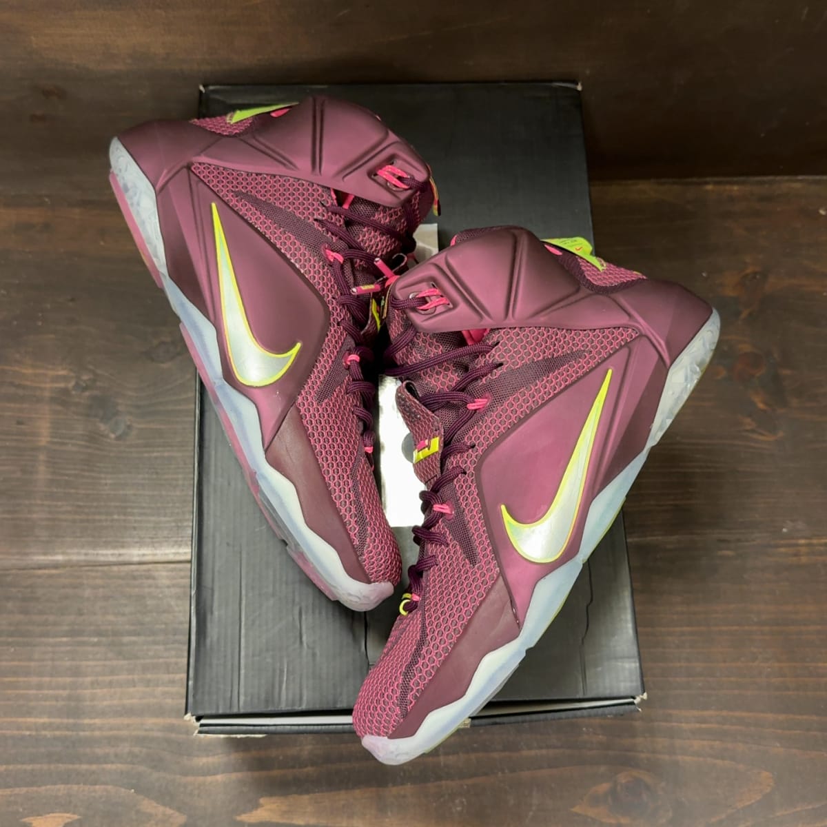 Nike LeBron 12 Double Helix Size 9 (Pre-Owned) - back