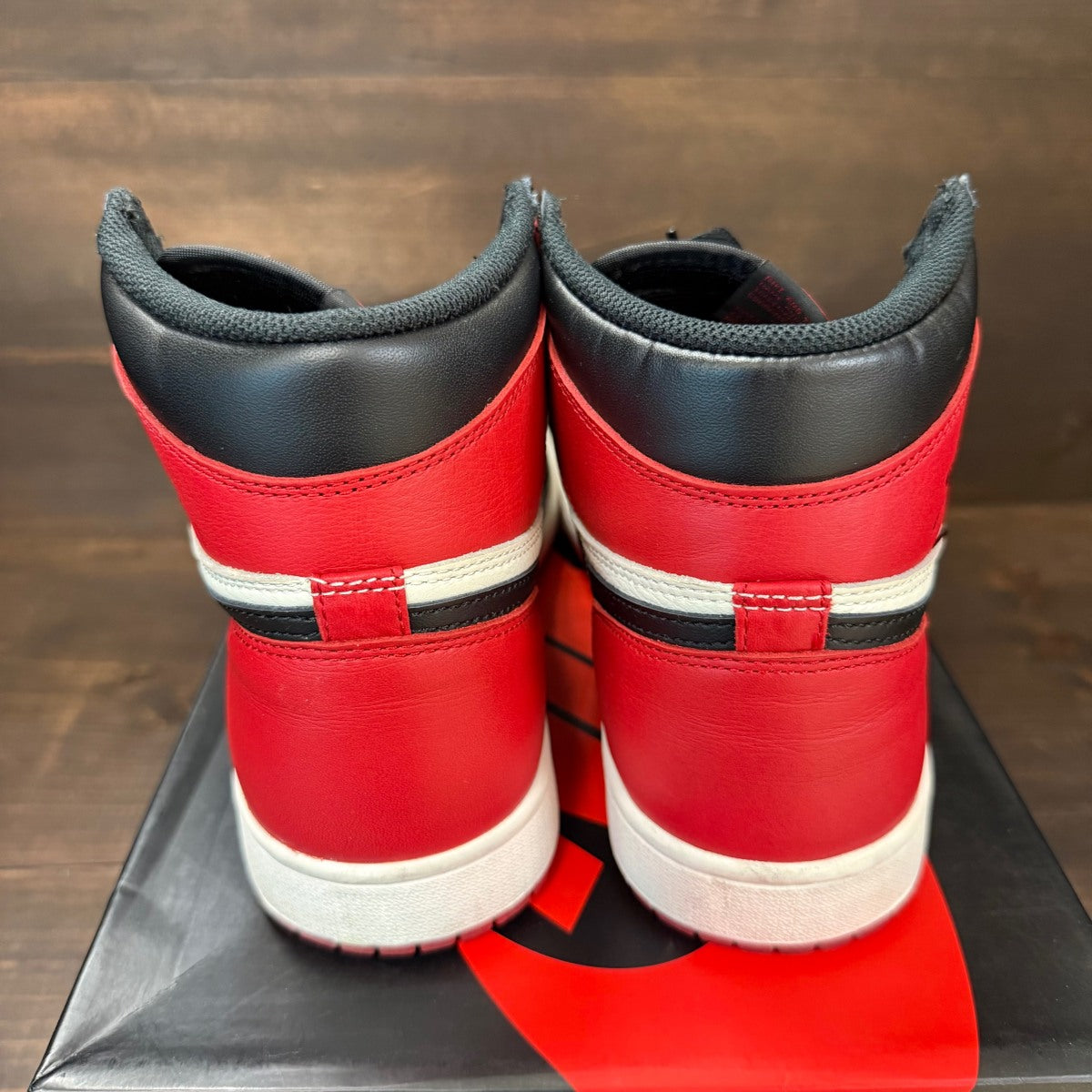 Jordan 1 Retro High Bred Toe Size 10 (Pre-Owned) - Image 4