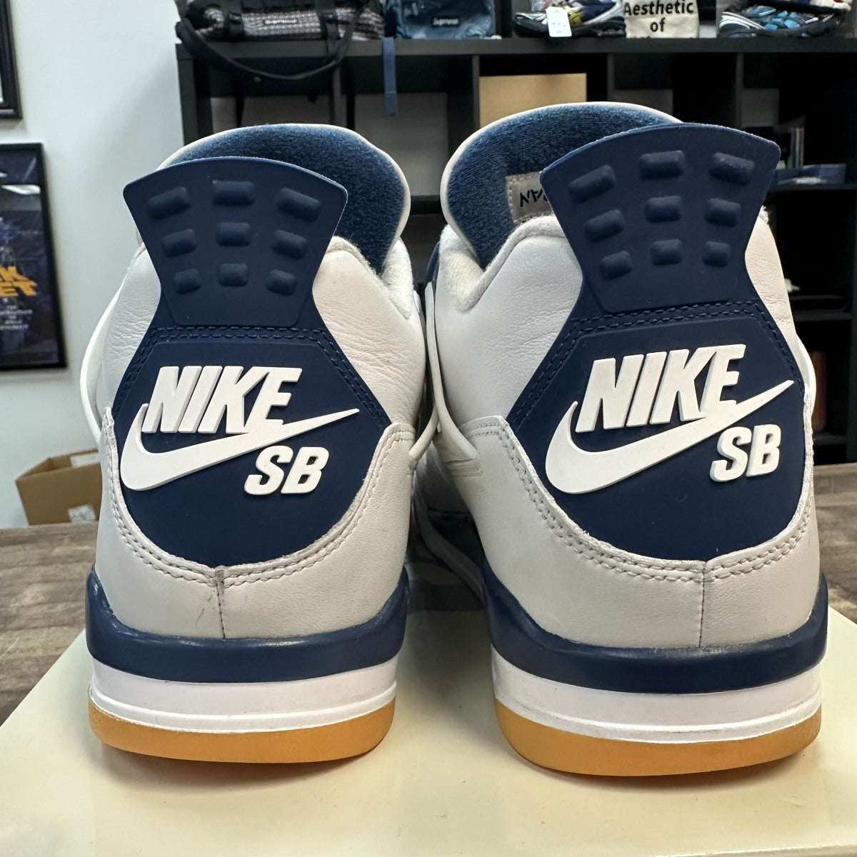 Jordan 4 Retro SB Navy Size 11 (Pre-Owned)