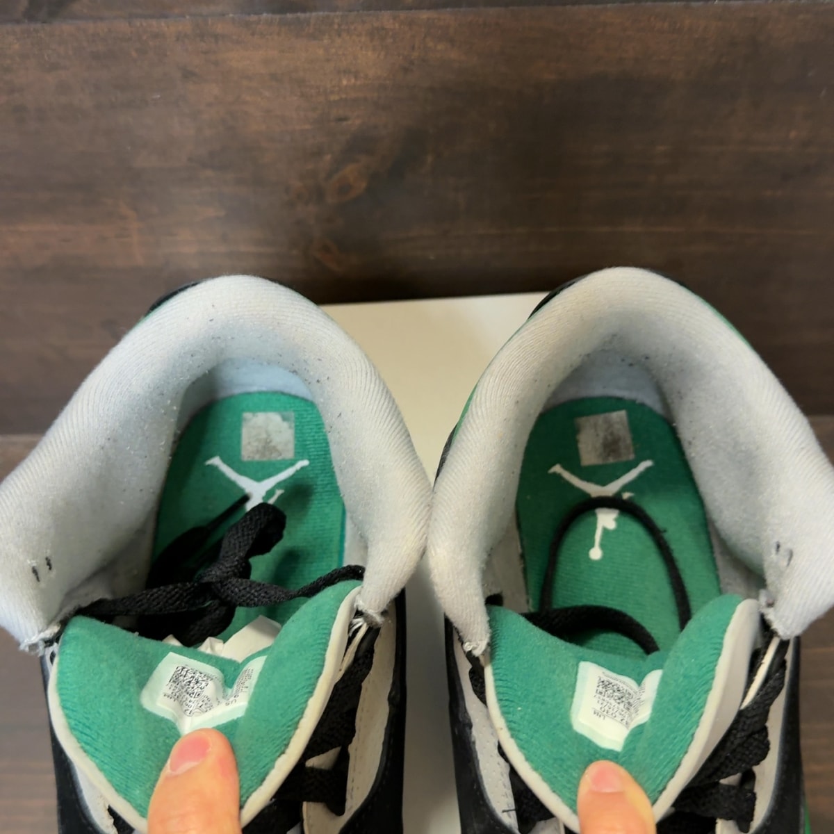 Jordan 3 Retro Pine Green Size 9.5 (Pre-Owned) - Image 4