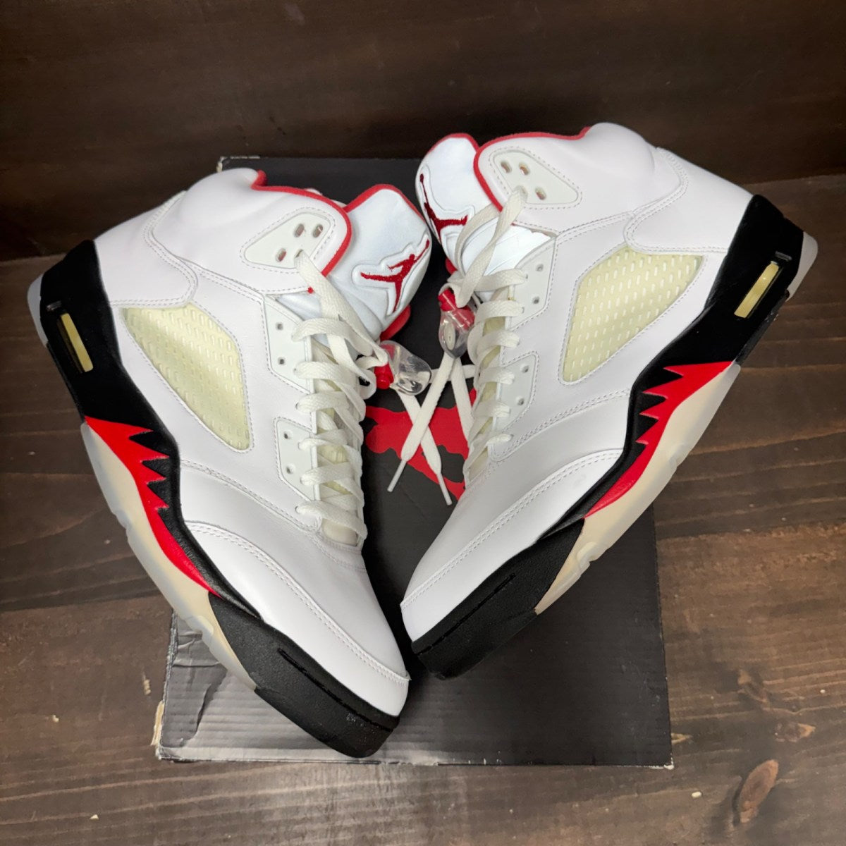 Jordan 5 Retro Fire Red Silver Tongue (2020) - Image 4