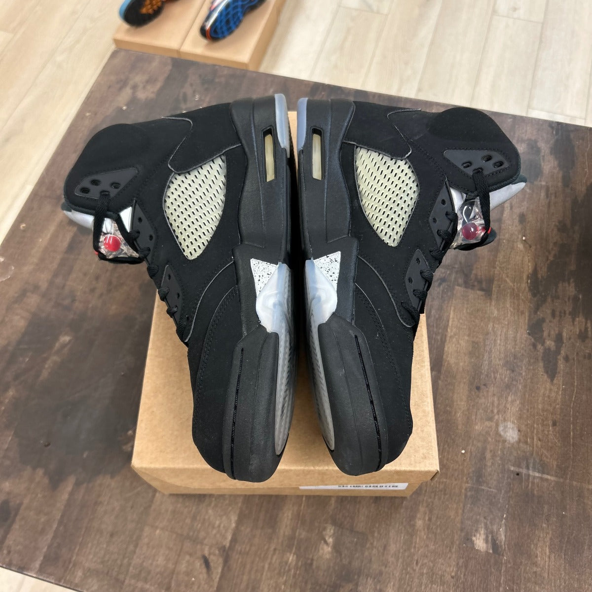 Jordan 5 Retro Black Metallic (2016) Size 13 (Pre-Owned) - Image 3