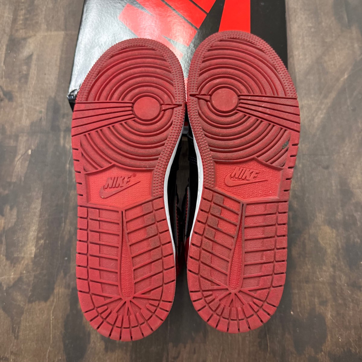 Jordan 1 Retro High OG Patent Bred (GS) - Image 4