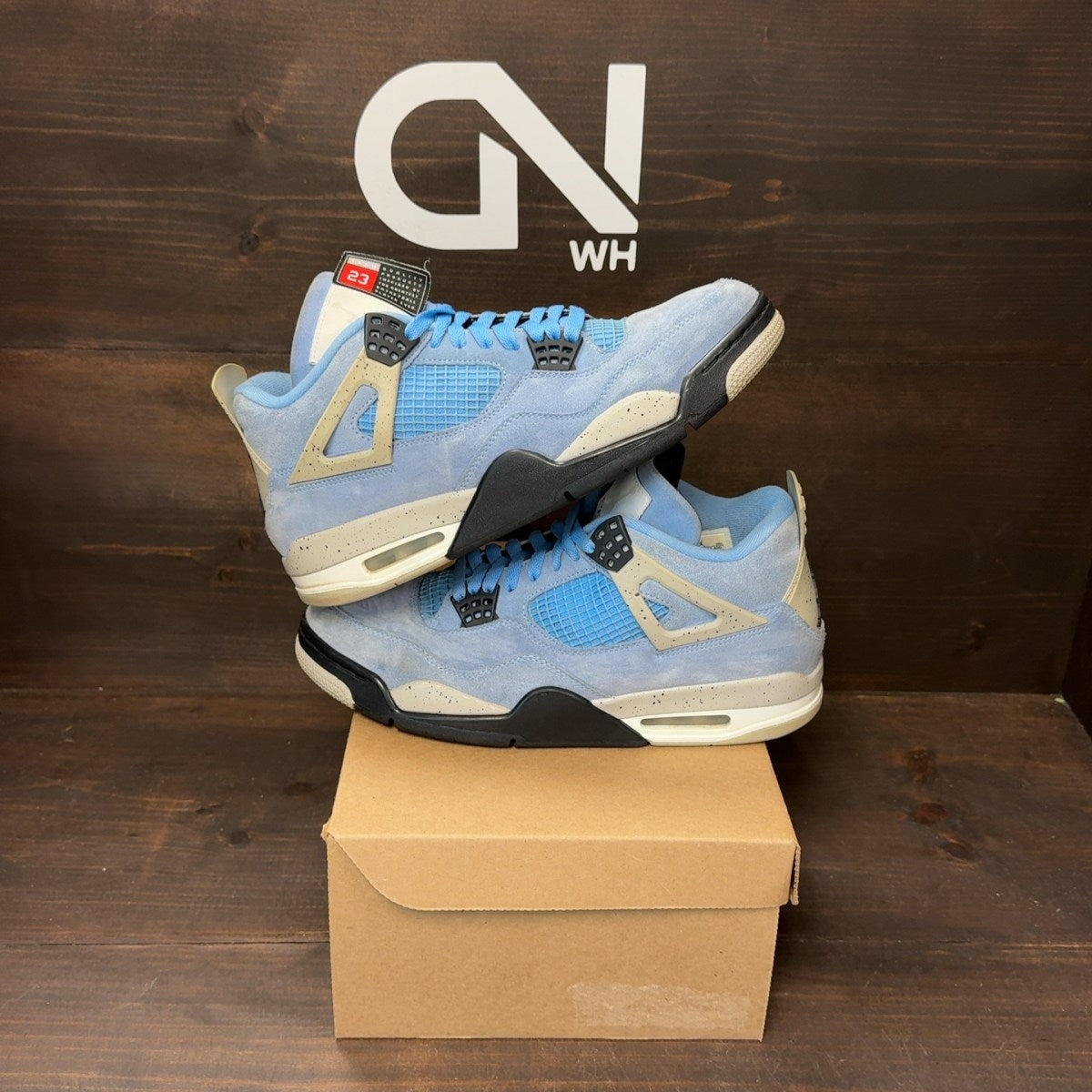 Jordan 4 Retro University Blue Size 10.5 (Pre-Owned) - Image 1