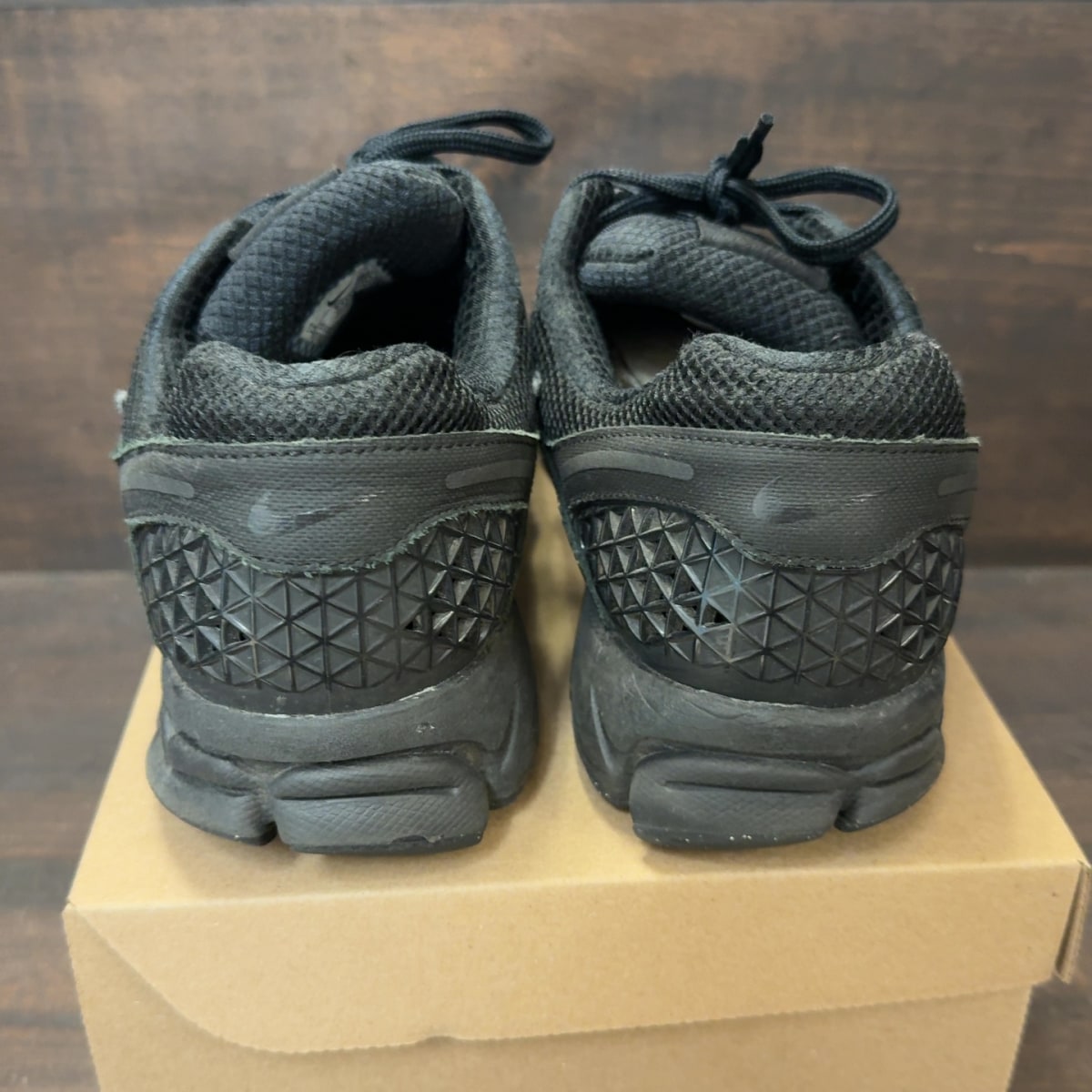 Nike Zoom Vomero 5 Triple Black Size 12 (Pre-Owned) - Image 4