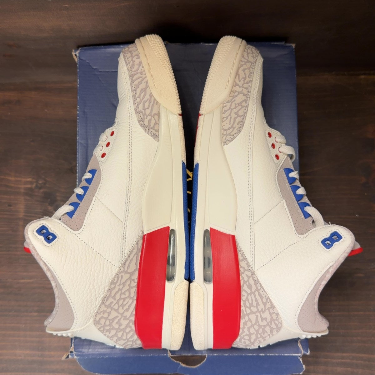 Jordan 3 Retro International Flight Size 12 (Pre-Owned)
