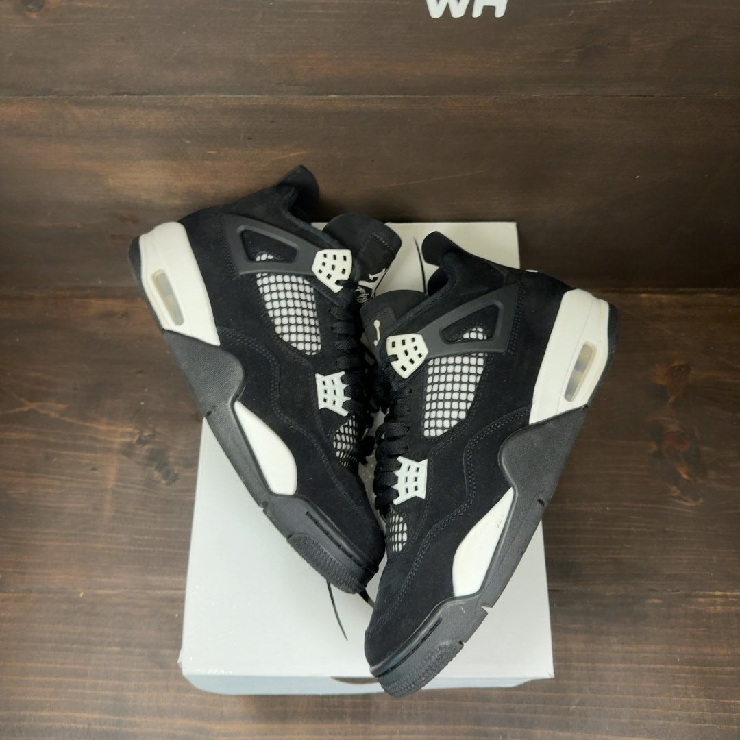 Jordan 4 Retro White Thunder Size 9 (Pre-Owned)