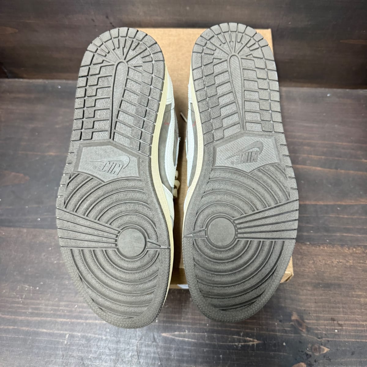 Jordan 1 Retro Low OG SP Travis Scott Reverse Mocha Size 8 (Pre-Owned) - box