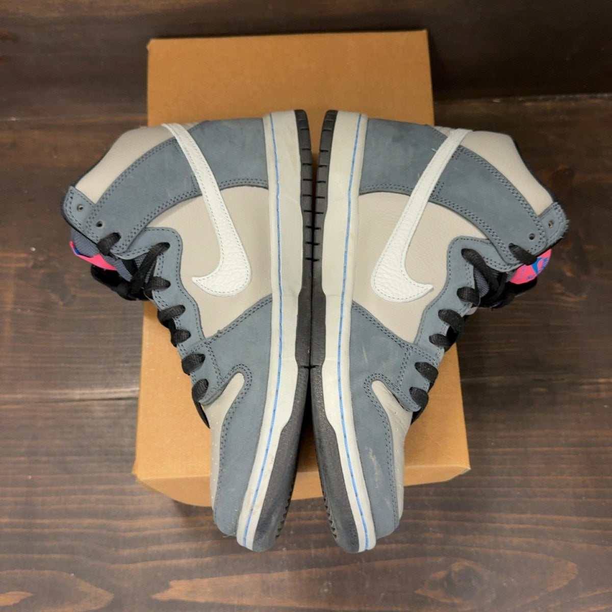 Nike SB Dunk High Pro Medium Grey Pink Size 10 (Pre-Owned) - Image 4