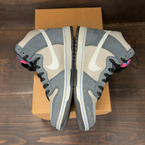 Nike SB Dunk High Pro Medium Grey Pink Size 10 (Pre-Owned) - Image 4