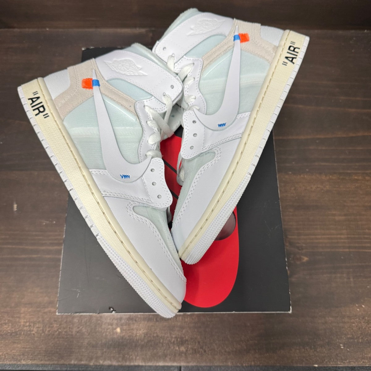 Jordan 1 Retro High Off-White Alaska - Image 2