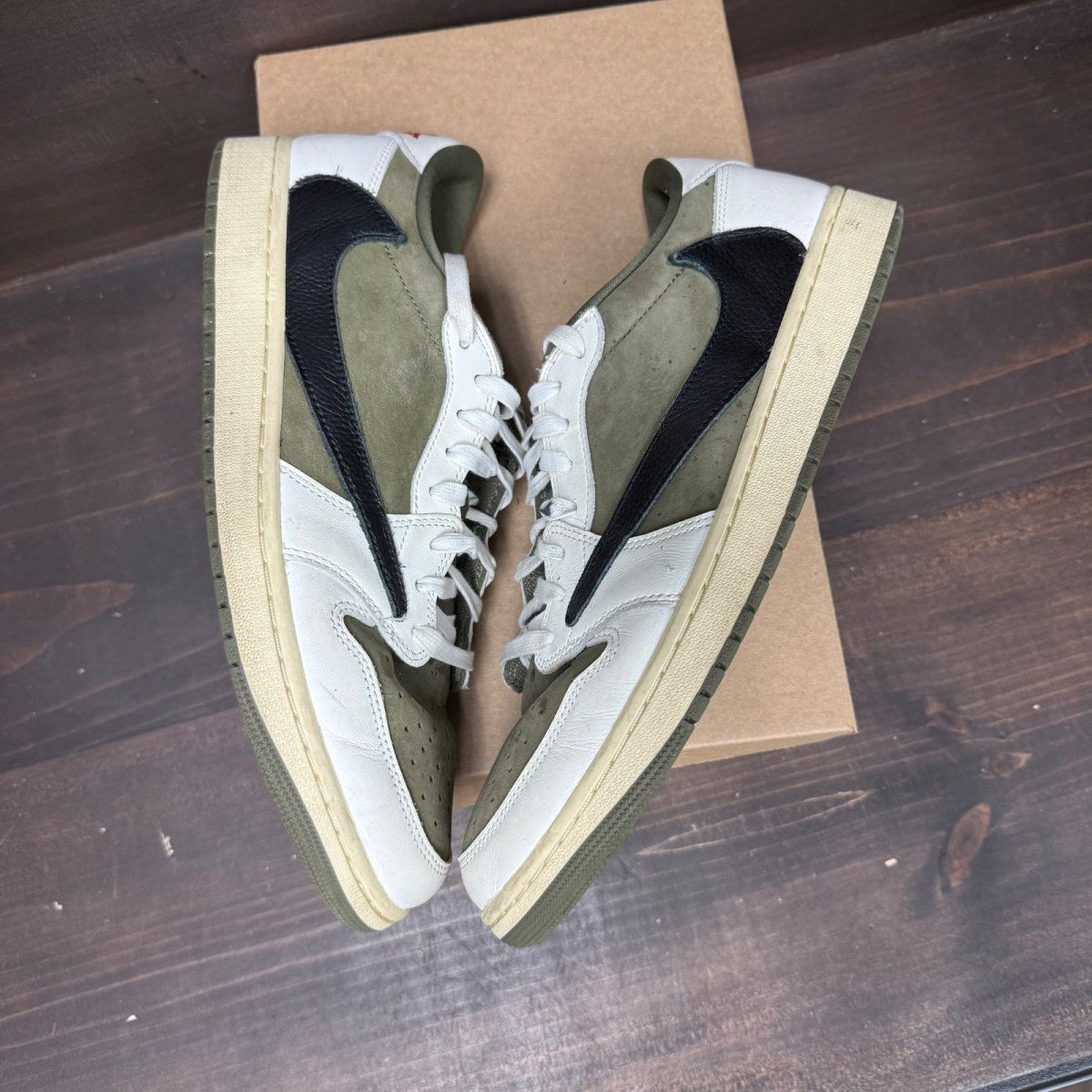 Jordan 1 Retro Low OG SP Travis Scott Medium Olive Size 12.5 (Pre-Owned) - Image 4