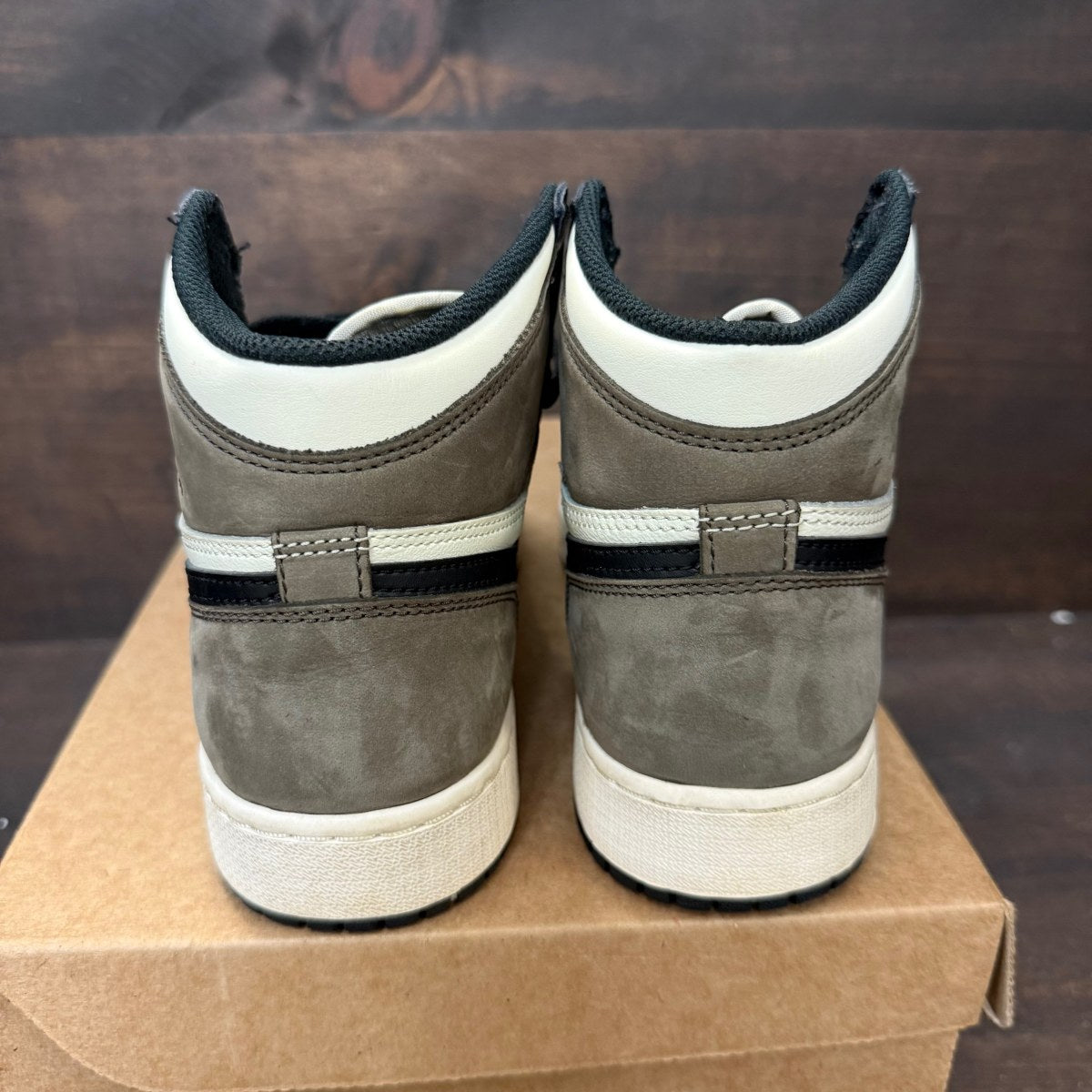 Jordan 1 Retro High Dark Mocha (GS) Size 5.5Y (Pre-Owned) - Image 4
