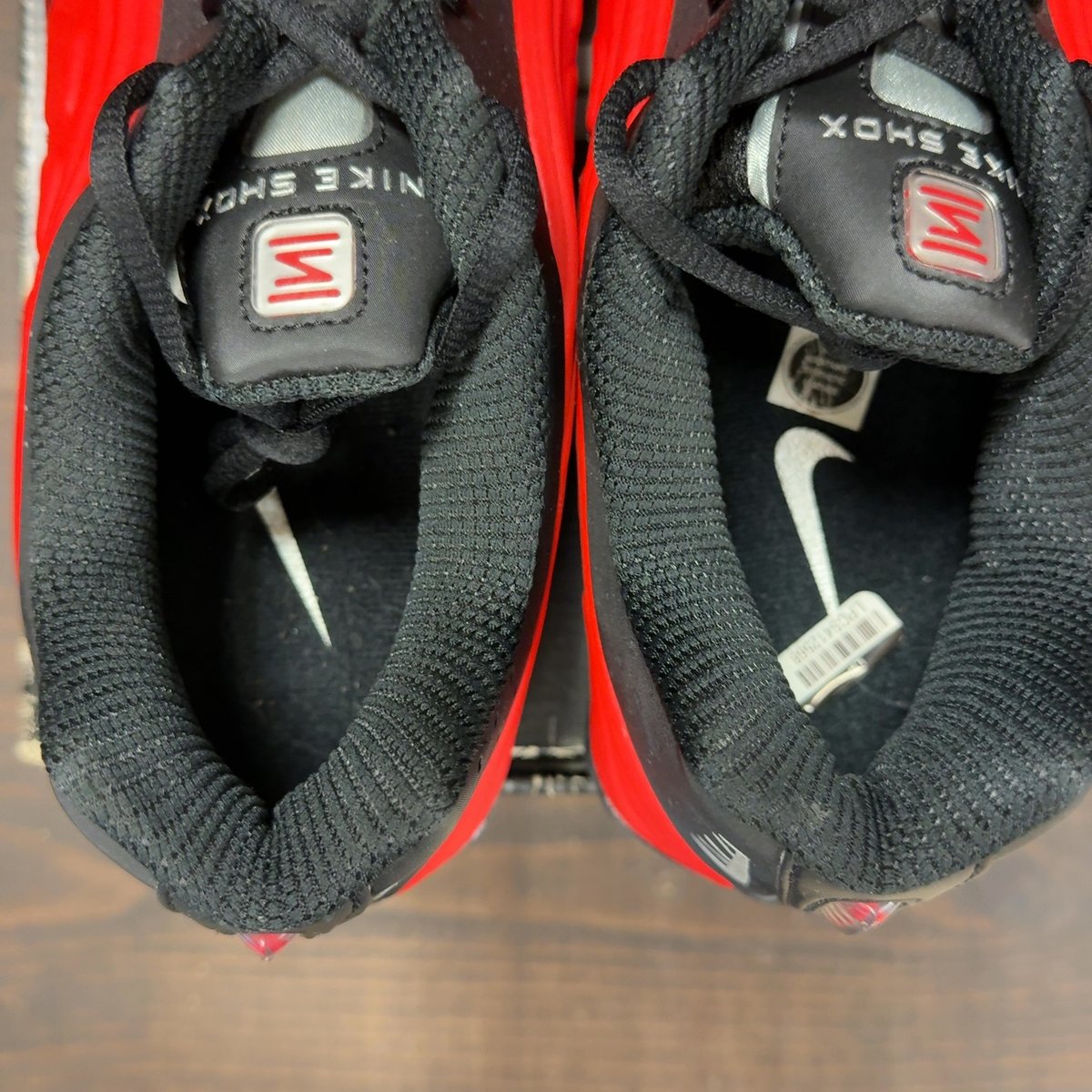 Nike Shox R4 University Red Black Metallic Silver Size 12 (Pre-Owned) - aux