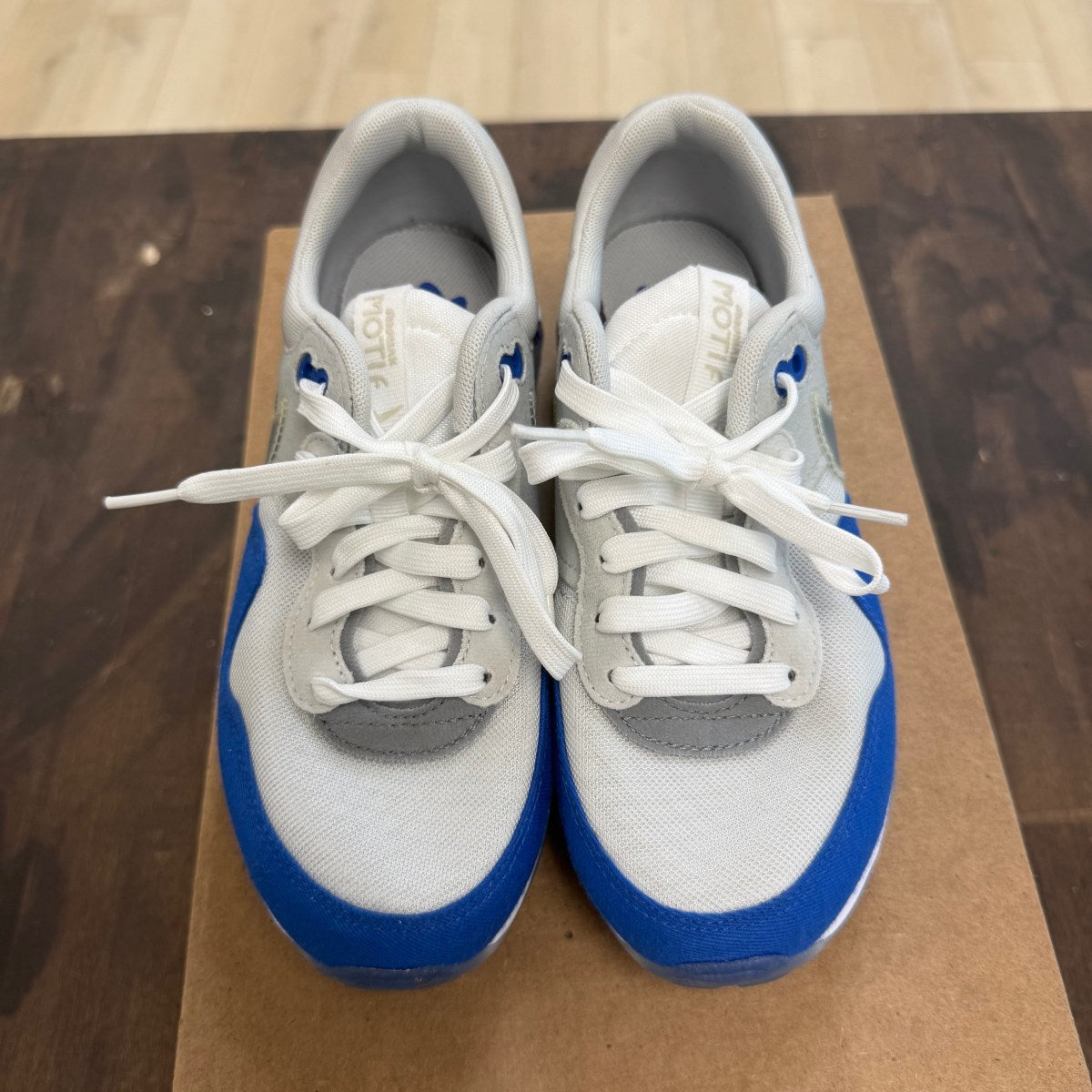 Nike Air Max Motif Hyper Royal (GS) Size 4Y (Pre-Owned) - Image 2