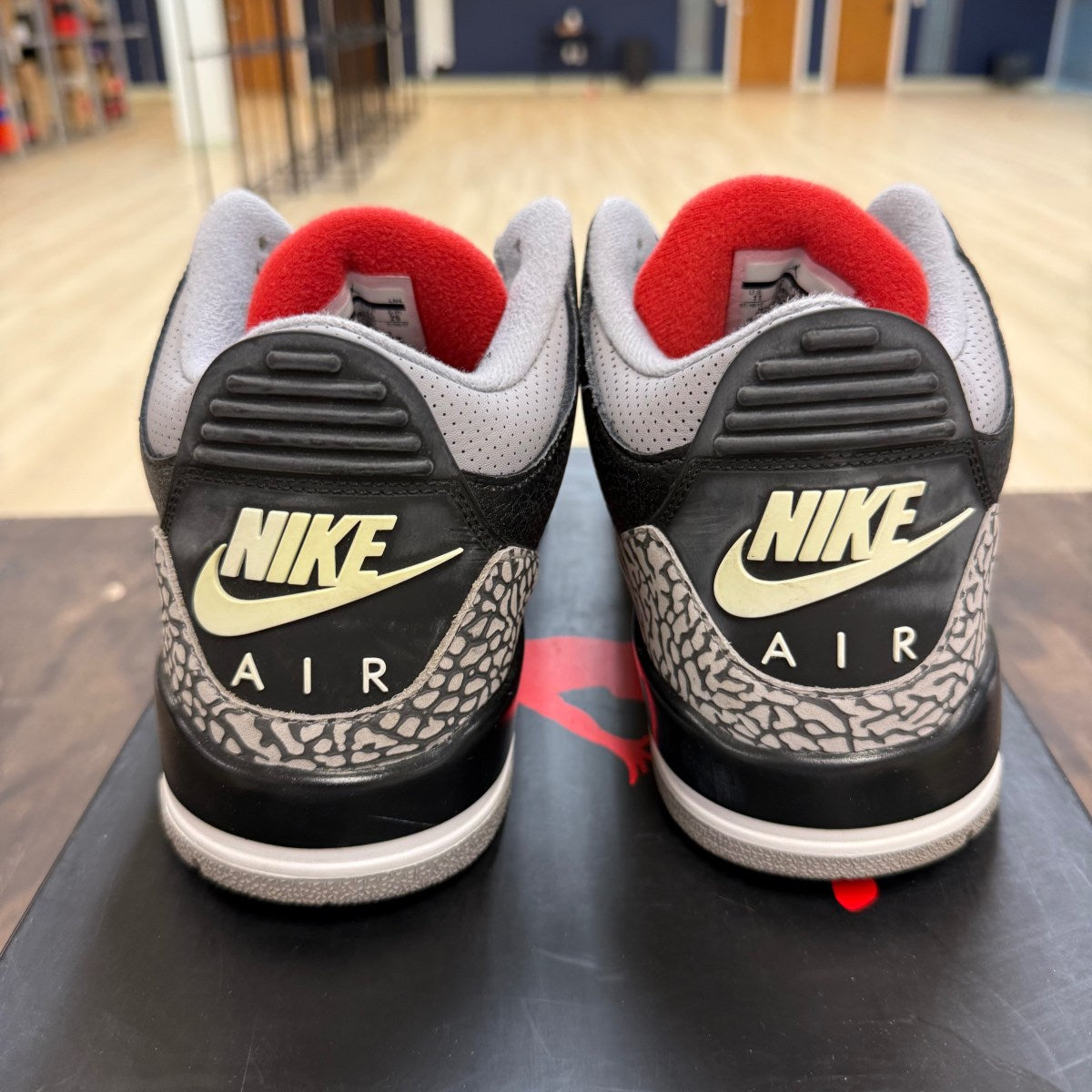 Jordan 3 Retro Black Cement (2018) Size 11 (Pre-Owned)