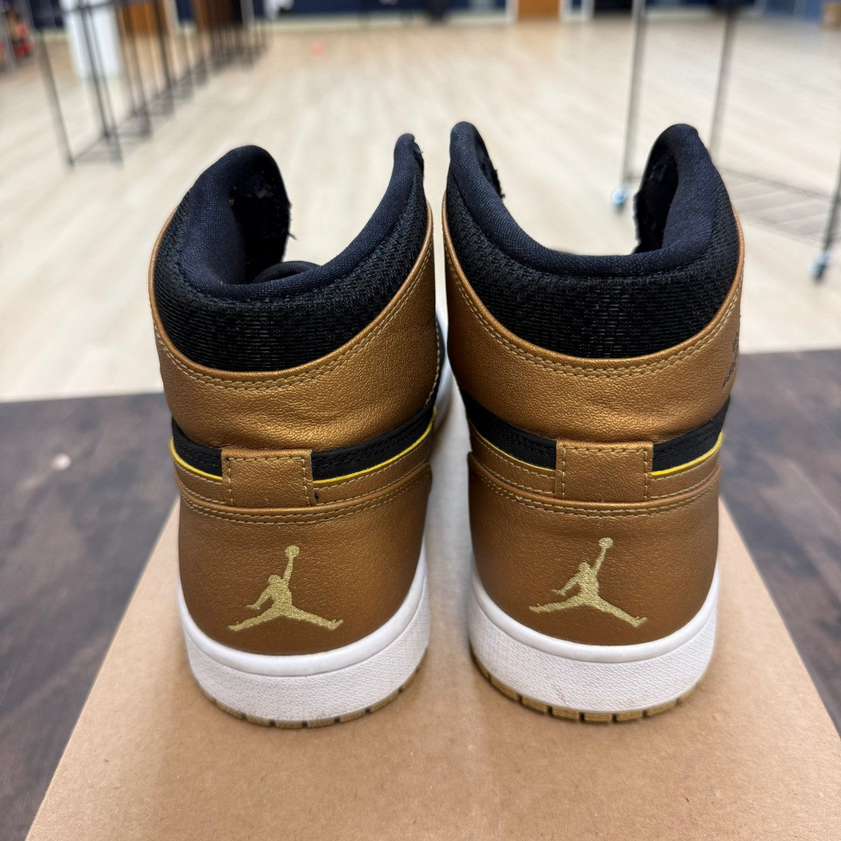 Jordan 1 Retro Melo PE Size 9 (Pre-Owned) - Image 3
