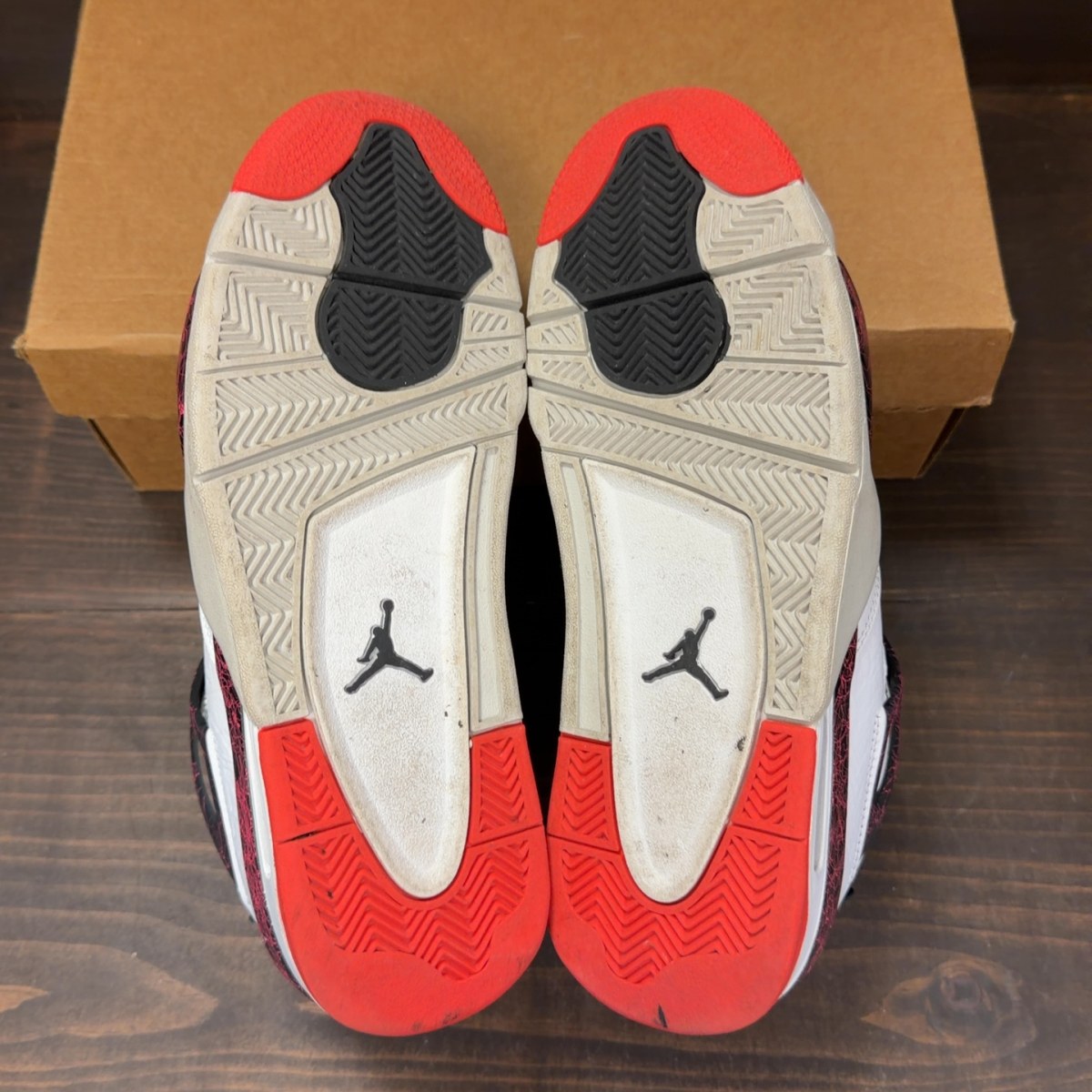 Jordan 4 Retro Flight Nostalgia Size 10 (Pre-Owned) - Image 6