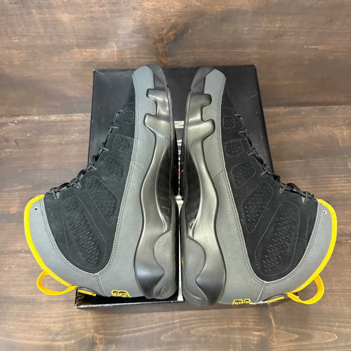 Jordan 9 Retro Dark Charcoal University Gold - Image 4