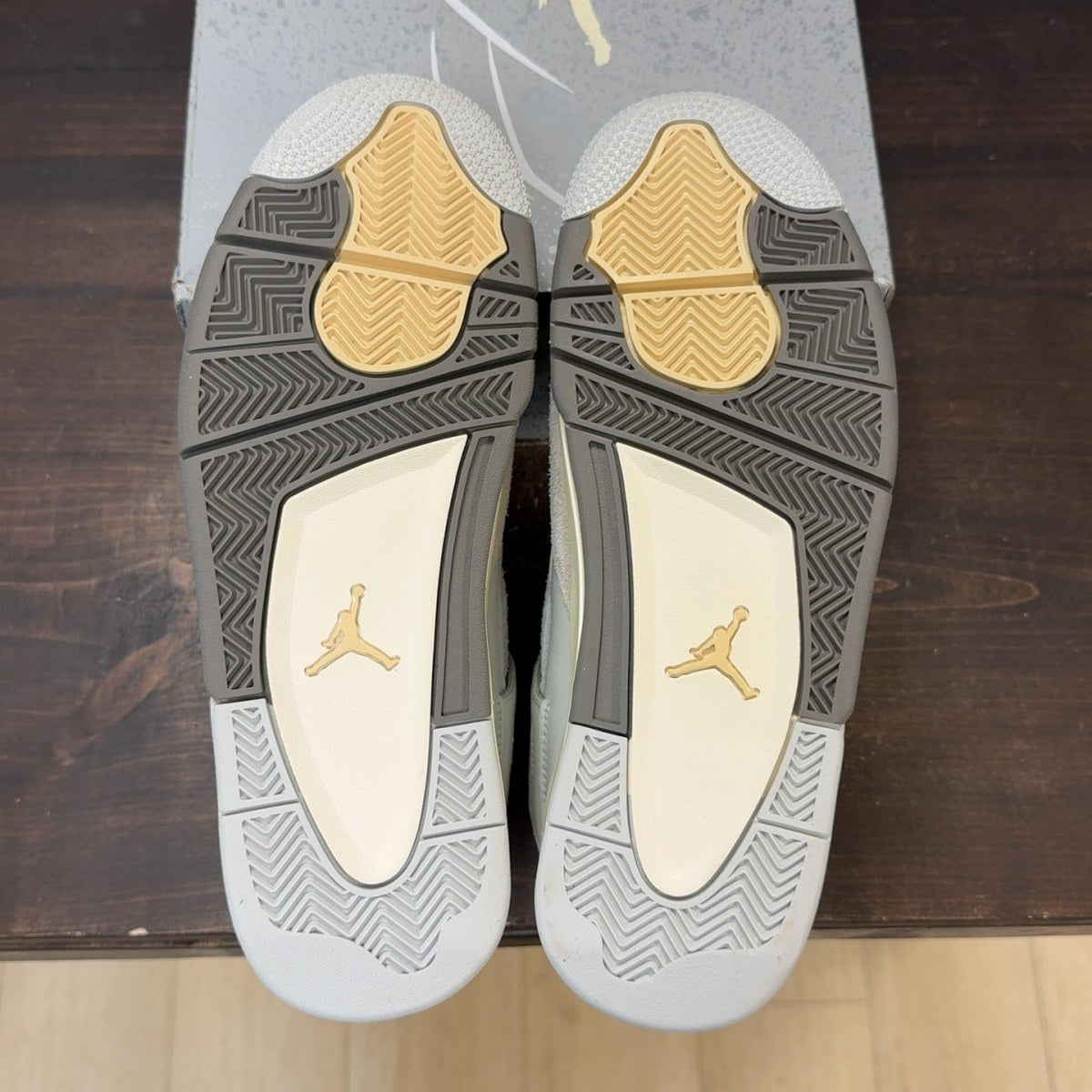 Jordan 4 Retro SE Craft Photon Dust - Image 9